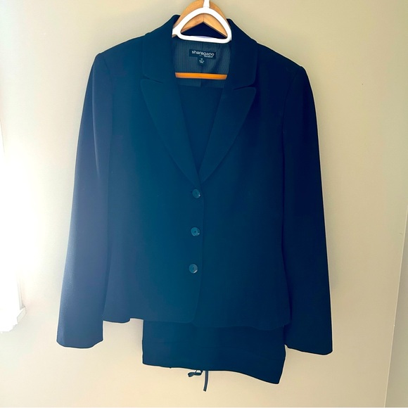 Black Suit Set with jacket and pants.   Great work or casual style!! - Picture 1 of 16